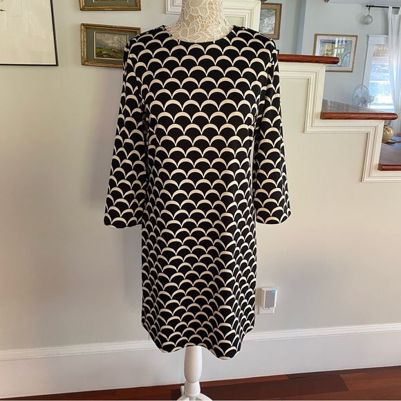 JB by Julie Brown Dresses & Skirts - JB JULIE BROWN Black & White Scallop Pattern Dress XL NWT
